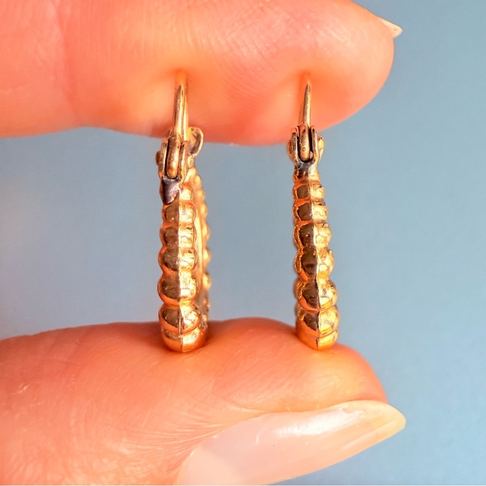 Vintage 14k Yellow Gold Shrimp Style Hoop Classic Earrings - Picture 3 of 6